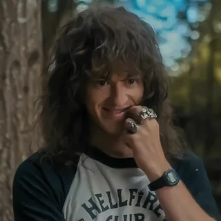 Джозеф Куинн - Эдди Мансон